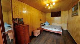 Гостиница Kamchatskiy Stil Hostel Елизово Двухместный номер с 1 кроватью и общей ванной комнатой-2